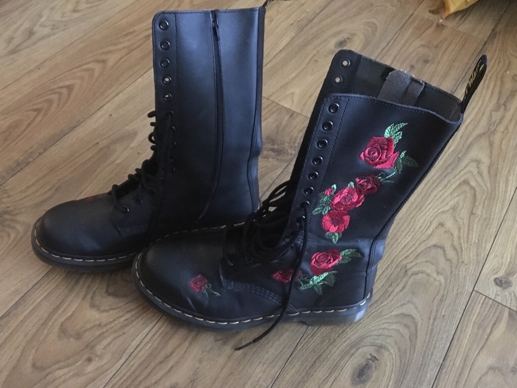 black & red 1460 vonda boots